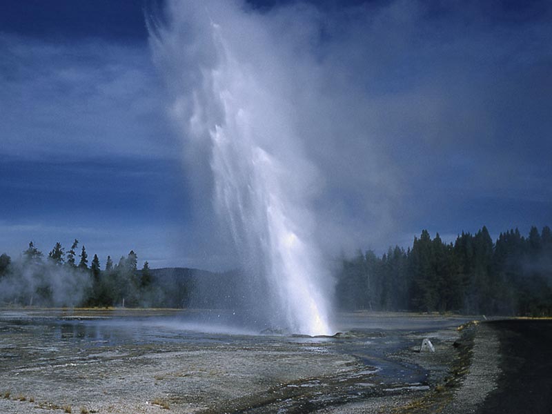 daisy-geyser-beautiful-view-m0