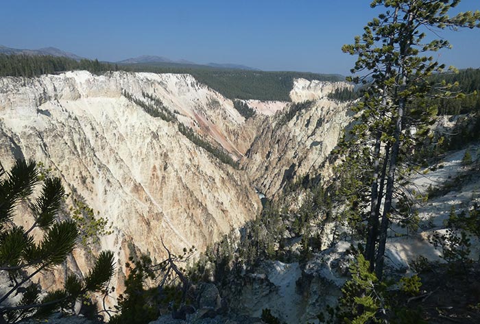 grand-canyon-of-the-yellowstone-south-rim