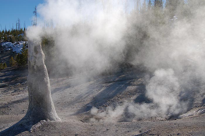 monument-geyser-basin-hikes